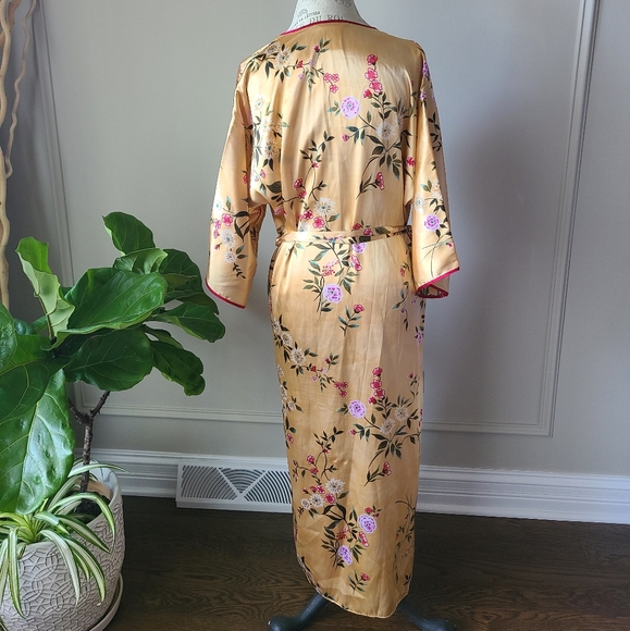 Secret Treasures women's robe sz.S polyester - Picture 3 of 7